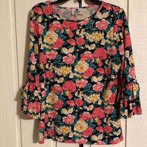 Dainty Jewells Floral Layering Top Size L